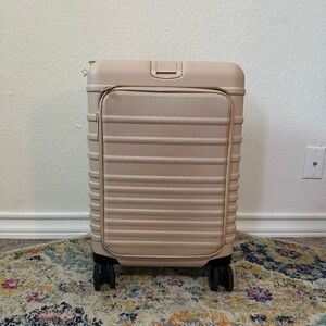 BEIS Front Pocket Roller - Used Twice